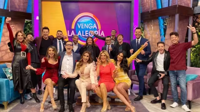 Las imágenes exponen romántico momento entre Anette Cuburu y William Valdés