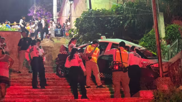 Elementos policiacos se presentaron en el lugar para resguardar la zona.