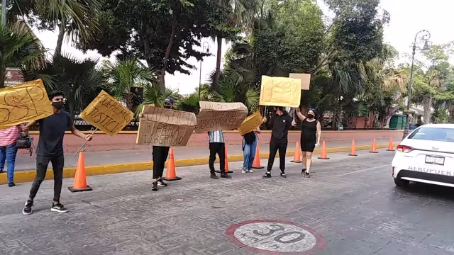 La joven de 20 años aseguró que sufrió violencia física a pesar de tener 6 meses de embarazo