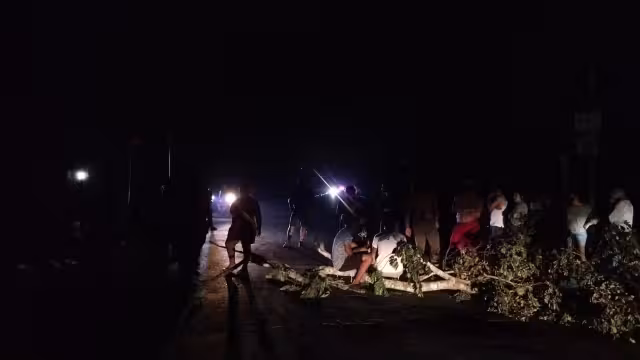 Las autoridades estatales señalaron que ya se trabaja para reestablecer la electricidad. Foto: Jazmin Rodríguez