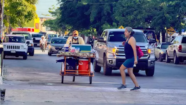 Comerciantes locales afirmaron que el encarecimiento de productos básicos golpea con mayor fuerza a las familias trabajadoras del destino