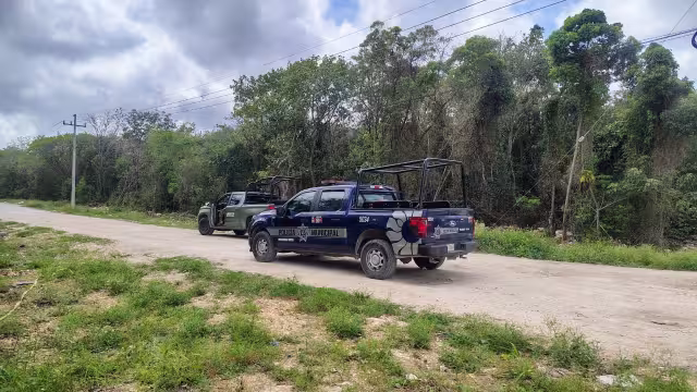 El homicidio fue descubierto en un camino de terracería, el cual se ubica a más de 200 metros de la avenida Galaxias del Sol, hasta donde llegaron policías