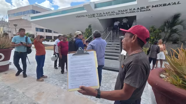 Crisis en Carmen: pescadores desalojados y empresas cerradas exigen intervención legislativa