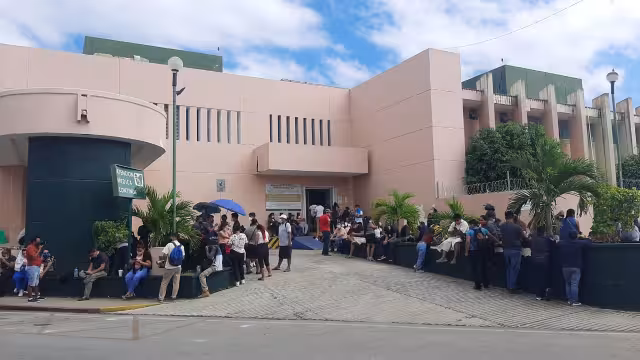 Trabajadores turísticos en Playa del Carmen que dieron positivo a COVID, indicaron que hay brotes del virus en los centros de trabajo