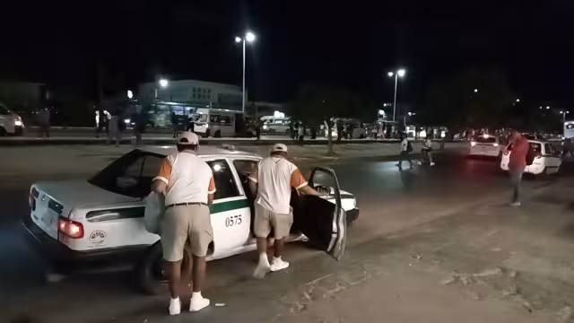 Los taxistas de Quintana Roo mostraron su enojo con la llegada de Uber a Cancún