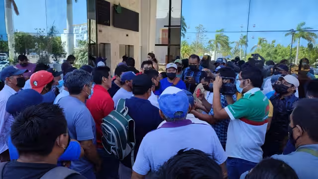 Los productores recordaron que en entregas pasadas se les dio fertilizantes en mal estado