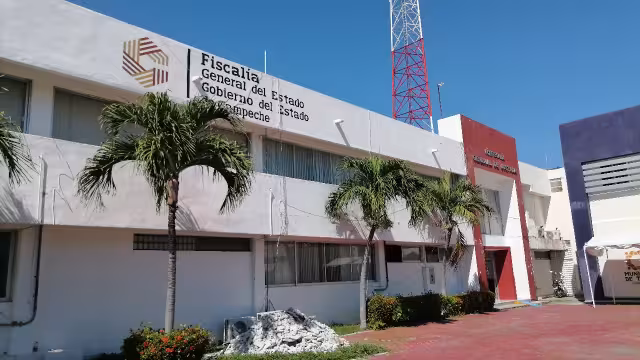 Abogados denuncian retrasos graves en carpetas de investigación en Ciudad del Carmen.