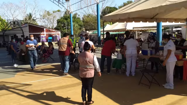 El día de hoy se espera se apliquen 700 dosis