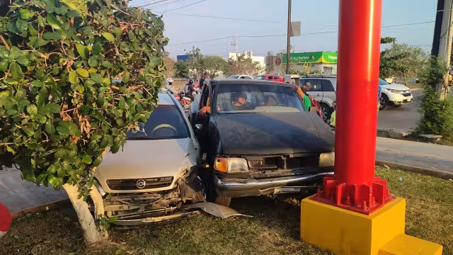 Los heridos fueron valorados en el sitio por paramédicos y luego se les trasladó