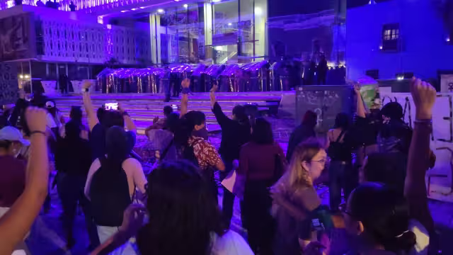 Colectivos feministas exigen la liberación de personas detenidas tras las protestas del 8M en Campeche.