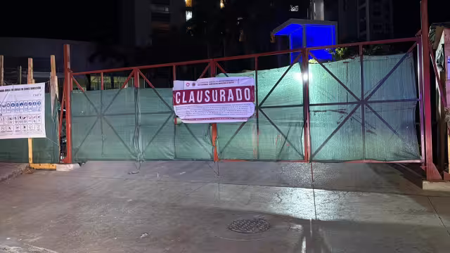 Reporte de Protección Civil dio a conocer que el occiso cayó desde una altura de ocho metros, cuando se llevaba a cabo el colado de una estructura el martes pasado