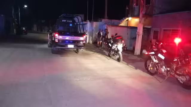 Policías arribaron al domicilio con la intención de brindar apoyo al joven que se encontraba en estado de ebriedad