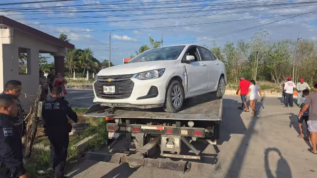 Volcadura en Chiná genera movilización de autoridades.