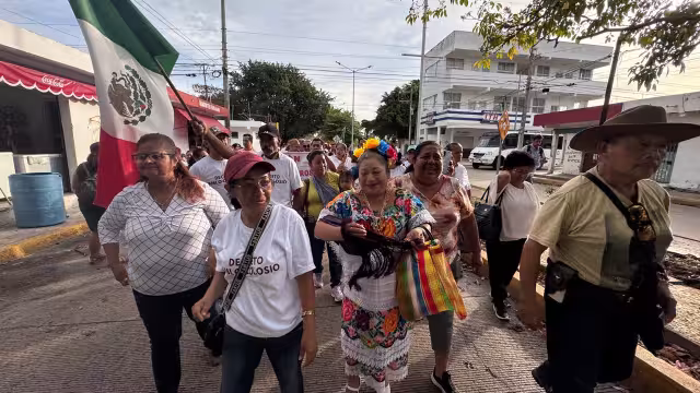 A la protesta se sumaron hijos y nietos de los colonos que iniciaron la lucha hace 32 años