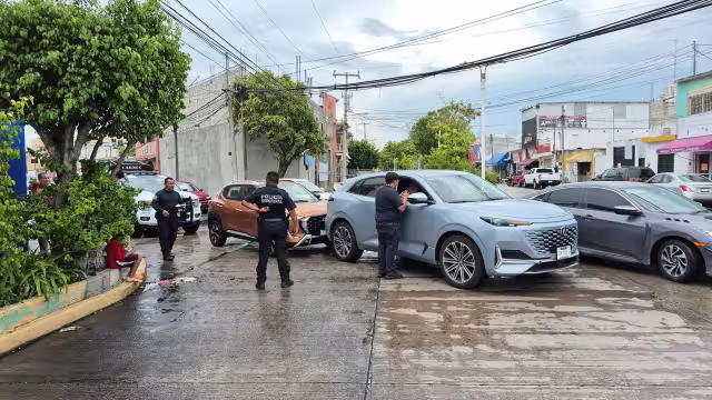 Accidente en calles 19 y 56 deja solo daños materiales
