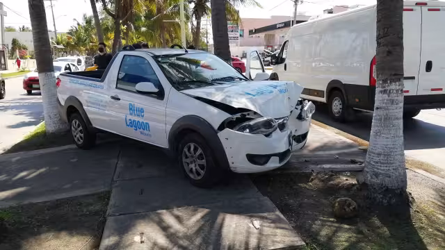 La camioneta terminó subiendo hasta la escarpa