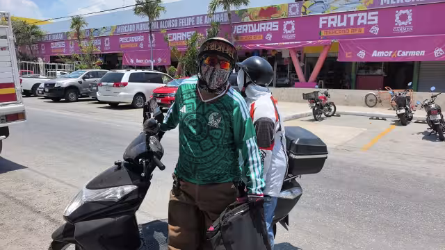 Playeras, gorras y accesorios de la Selección Mexicana generan expectativas de mayores ventas.