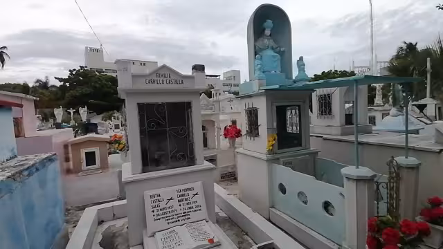 Se finalizan las fiestas de los Fieles Difuntos con una misa en la capilla del Cementerio de la colonia La Gloria