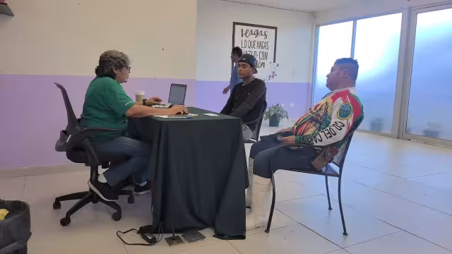Trabajadores del sector cárnico en Ciudad del Carmen inician afiliación al IMSS-Bienestar.