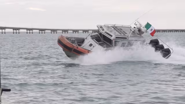 La cantidad de elementos navales dispuestos por el Gobierno Federal para custodiar la Sonda de Campeche son mil 233.