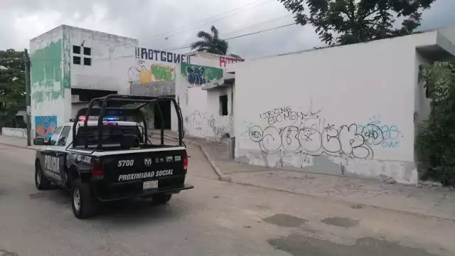 El inmueble abandonado se ha convertido en un lugar peligroso.