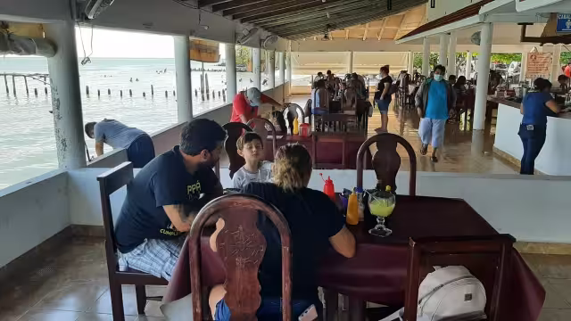 No cayó nada bien entre los hombres de negocios e inversionistas de la Isla la postura de la Gobernadora Layda Sansores