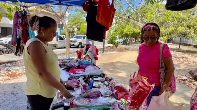 Socorro Espejo, comerciante originaria de Veracruz, señaló que el dinero ya no alcanza debido al aumento de precios