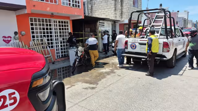 Protección Civil atiende siniestro que redujo casa a cenizas