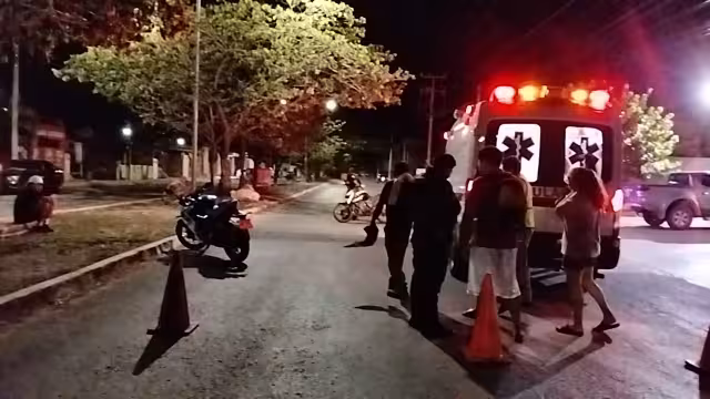 Bache provoca caída de motociclista en avenida Siglo XXI