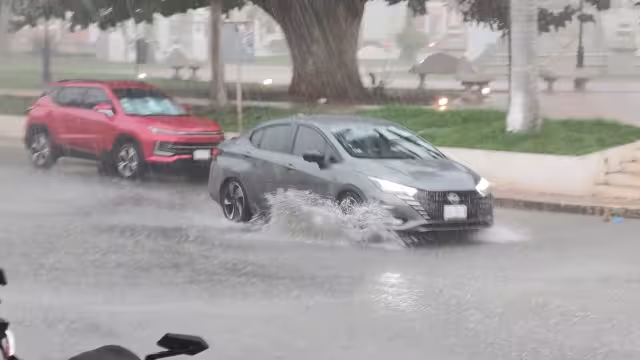 Autos pueden quedar atrapados por las lluvias