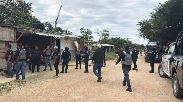 Autoridades municipales acompañaron a la Fiscalía en la diligencia para recuperar una calle considerada propiedad municipal