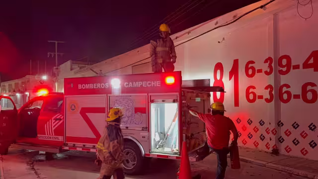 Bomberos sofocan incendio de cable en la calle 18
