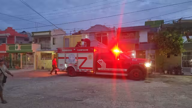 Una persona perdió la vida presuntamente tras recibir una descarga eléctrica en la unidad habitacional Fovissste Pablo García.