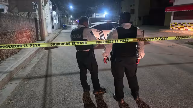 Autoridades analizan evidencias tras atentado contra casa