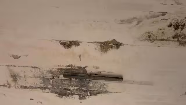 Durante un recorrido se constató que la instalación lleva cerrada años; tiene fisuras en el techo, así como un severo desgastes en las columnas.
