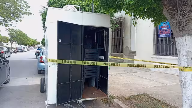 Los ladrones forzaron la cerradura en horas de la madrugada