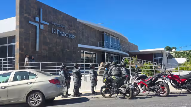 Entre lágrimas y honor, dan último adiós a guardia nacional campechano