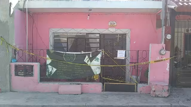 El área permanece acordonada mientras se realizan las investigaciones