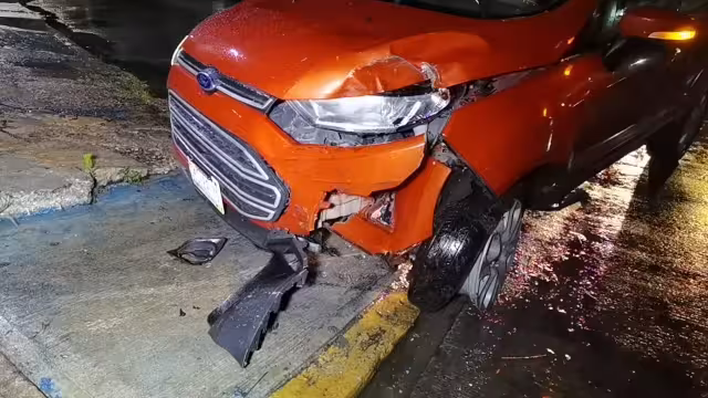 El conductor y su acompañante estaban en claro estado de ebriedad, motivo que dio pie a su aseguramiento