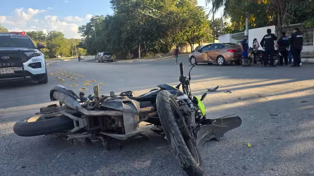 Motociclista resultó gravemente herido tras chocar contra un auto en Imí I.