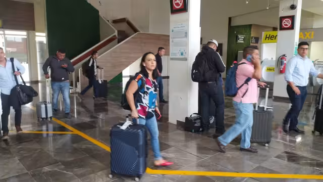 También se reportó un retraso en el despegue de este miércoles