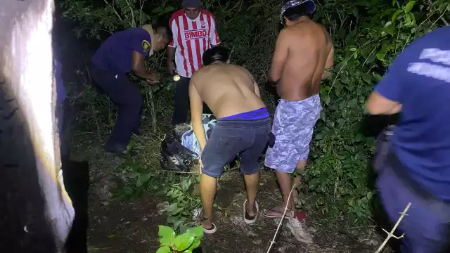 Hoy en la madrugada fue encontrado a unos 500 metros del sitio donde se registró un derrape de motocicleta