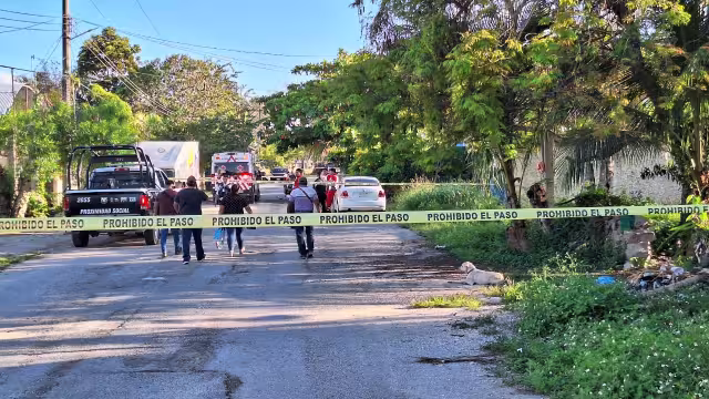 Paramédicos de la Cruz Roja y elementos policiacos respondieron al llamado.