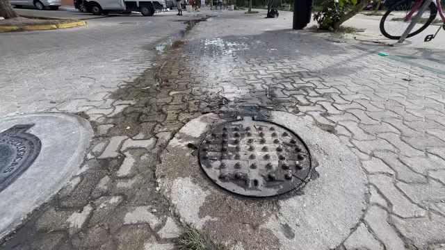 En los horarios de la mañana el agua tiende a subir más