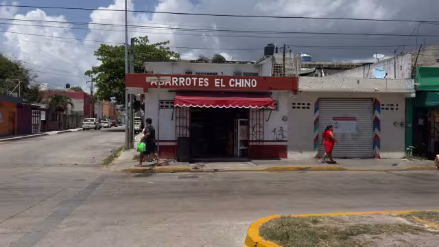 Un total de 3 mil 400 negocios cerraron sus puertas durante el  2025, por el  “derecho de piso”, la  carga fiscal y la crisis