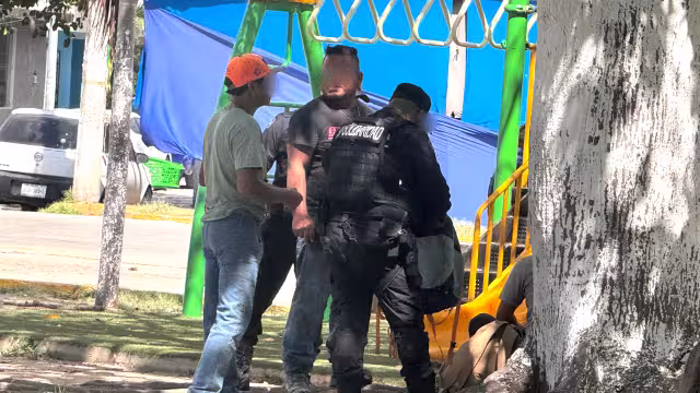 Policías municipales señalados por extorsión a trabajadores