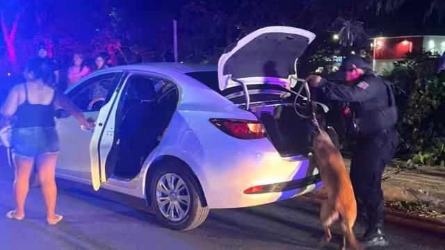 Mazda blanco provoca alerta en Chetumal