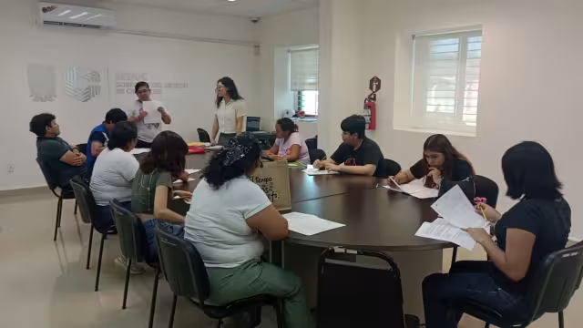 La asociación civil Unidos por el Ecosistema recolectó más de 175 kilos de PET en la jornada “Viernes por el Planeta”.