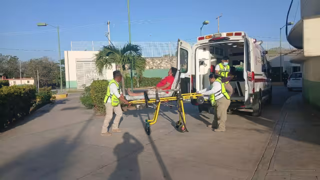 Accidente en motocicleta deja a mujer lesionada en División del Norte