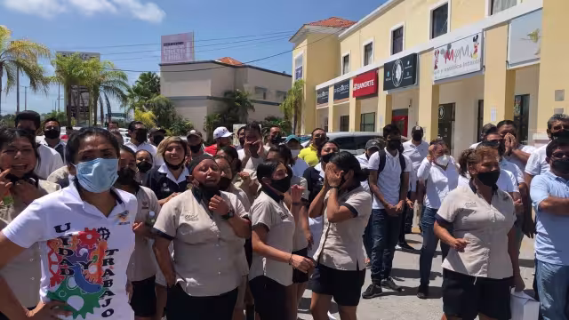 Los Empleados del Hotel CID en Puerto Morelos acudieron hasta Cancún para ser escuchados por el personal de Conciliación y Arbitraje de la ciudad